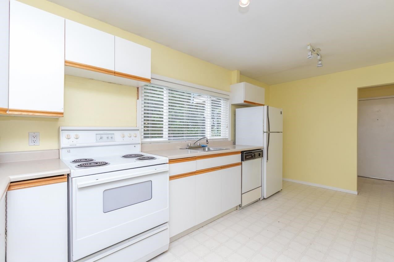 341 W 24th Street - Central Lonsdale Single Family Residence for Sale, 4 Bedrooms (R3061711)# - 21