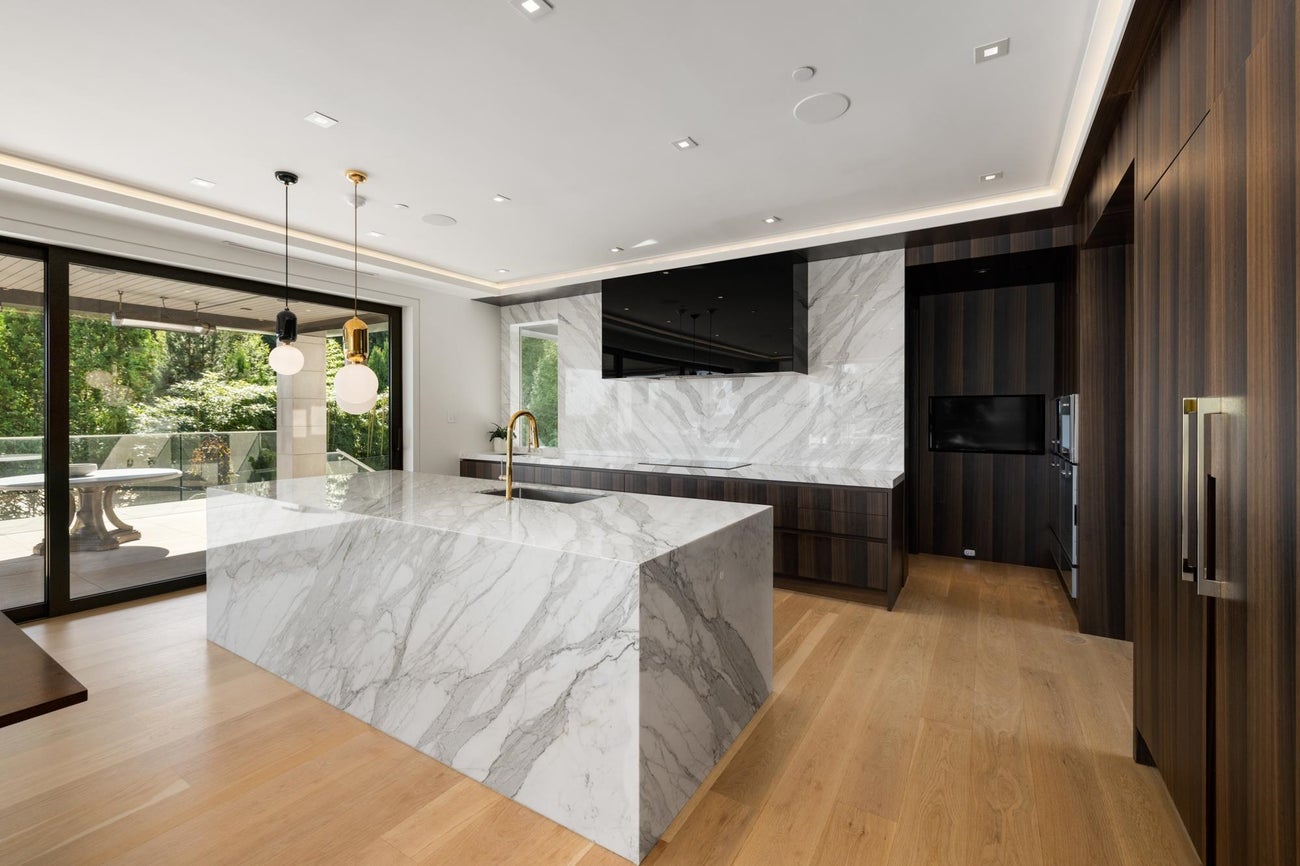 1050 King Georges Way - British Properties Single Family Residence for Sale, 6 Bedrooms (R3062065)# - 11