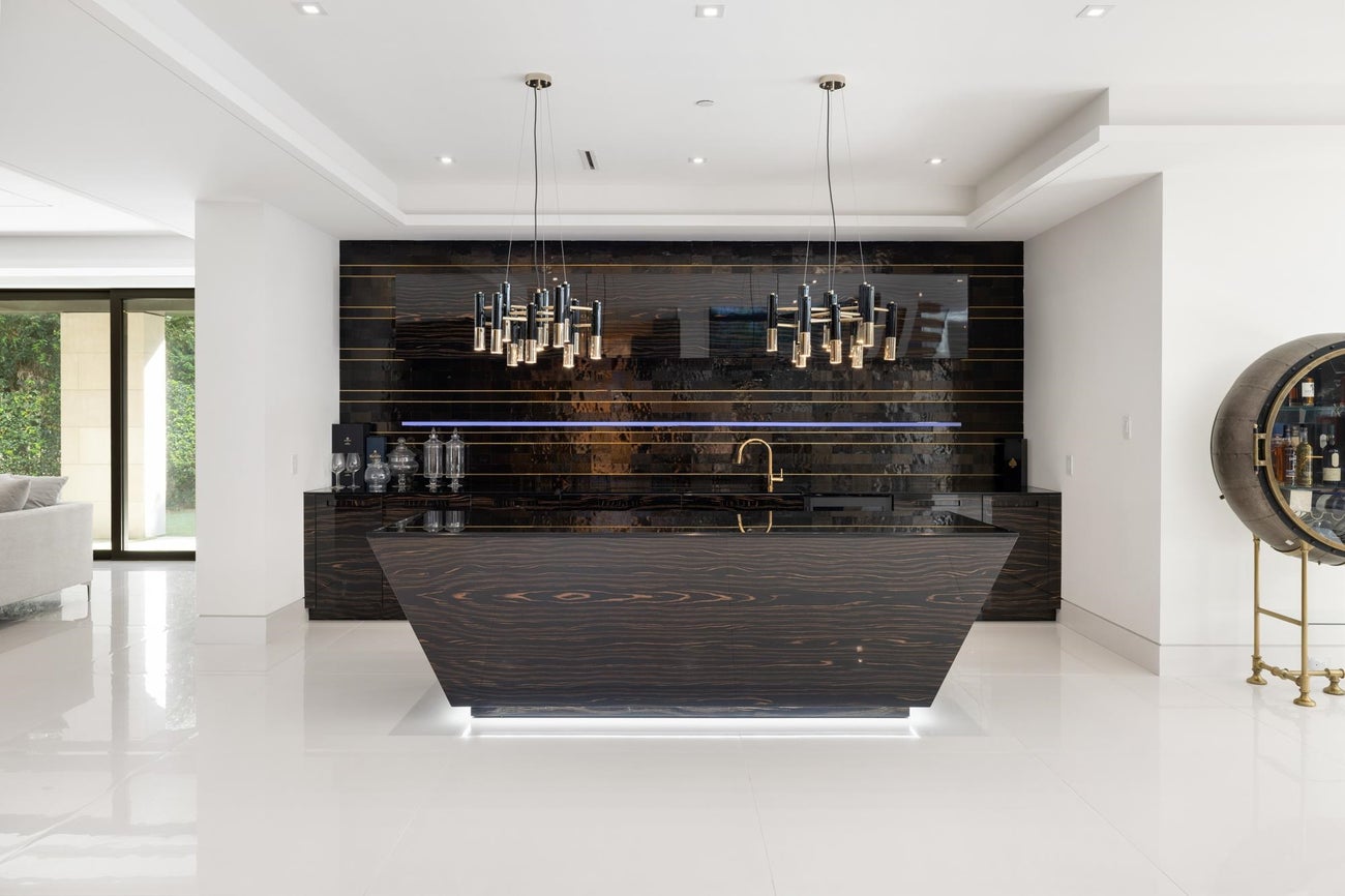 1050 King Georges Way - British Properties Single Family Residence for Sale, 6 Bedrooms (R3062065)# - 23