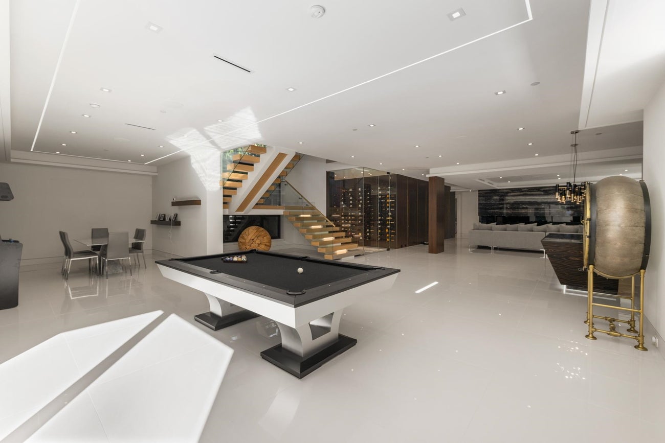 1050 King Georges Way - British Properties Single Family Residence for Sale, 6 Bedrooms (R3062065)# - 28