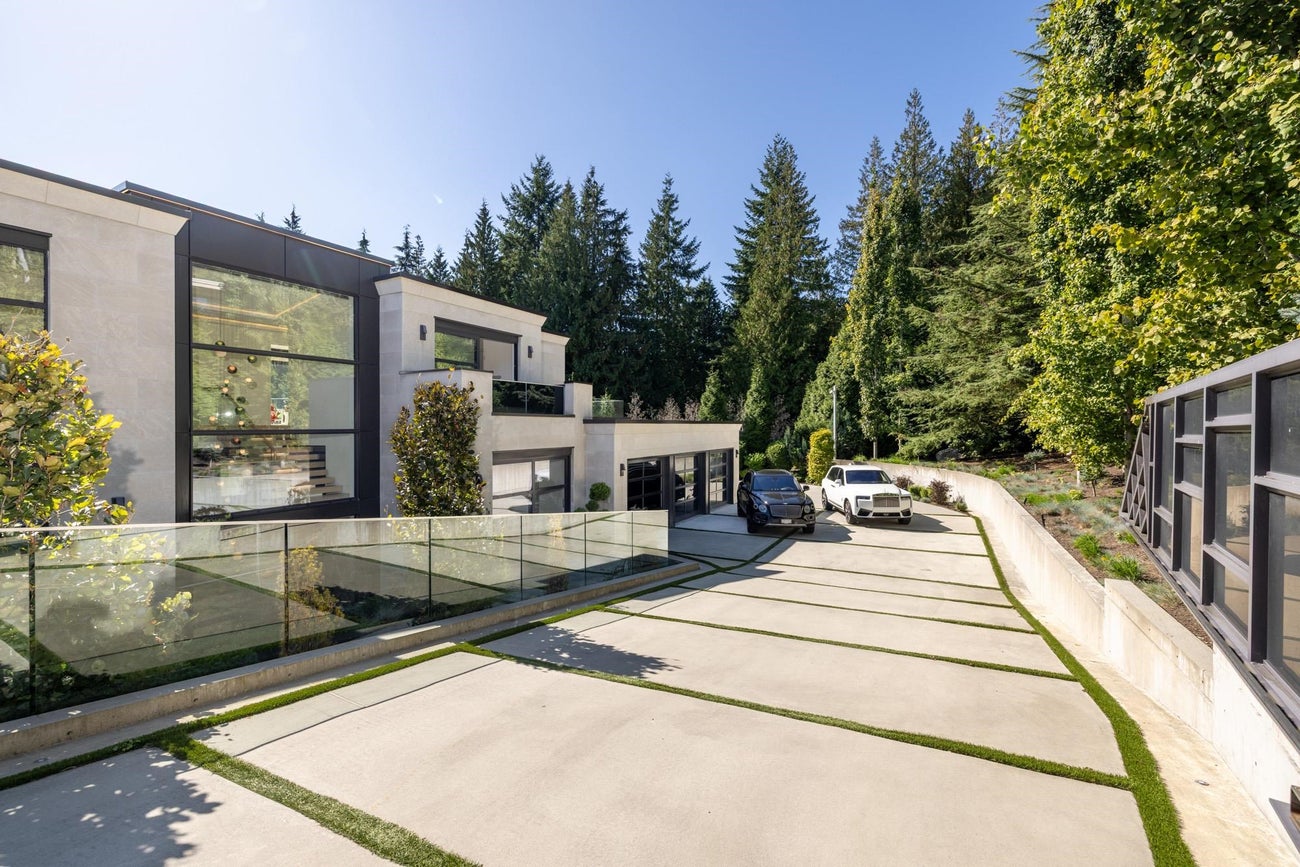 1050 King Georges Way - British Properties Single Family Residence for Sale, 6 Bedrooms (R3062065)# - 35