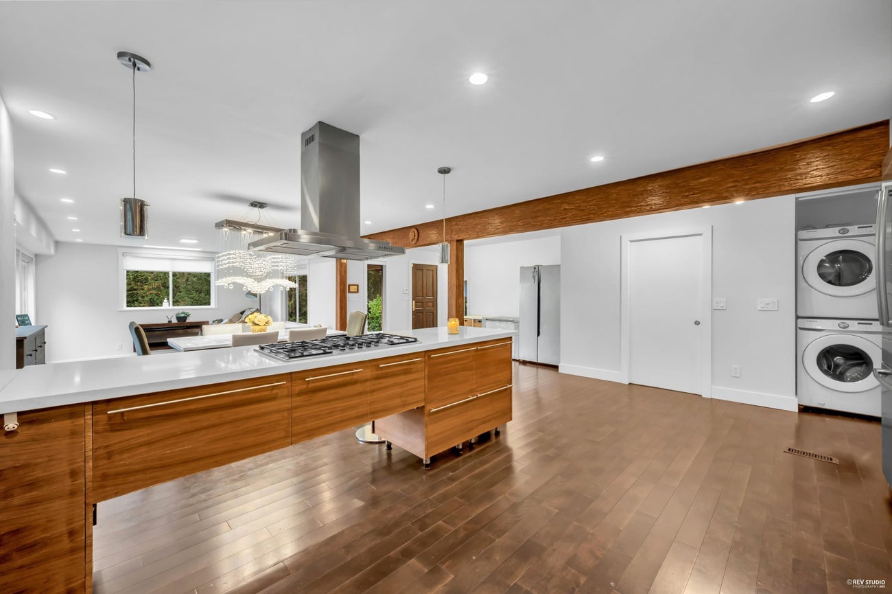 4066 Norwood Avenue - Upper Delbrook Single Family Residence for Sale, 5 Bedrooms (R3073925)# - 10 4066 Norwood Avenue - Upper Delbrook Single Family Residence for Sale, 5 Bedrooms (R3073925)# - 10