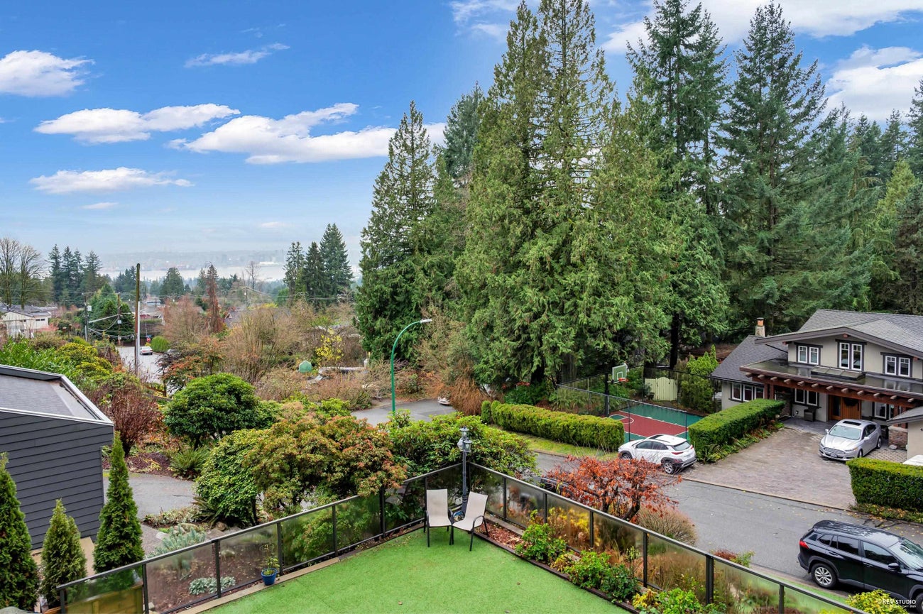 4066 Norwood Avenue - Upper Delbrook Single Family Residence for Sale, 5 Bedrooms (R3073925)# - 33 4066 Norwood Avenue - Upper Delbrook Single Family Residence for Sale, 5 Bedrooms (R3073925)# - 33