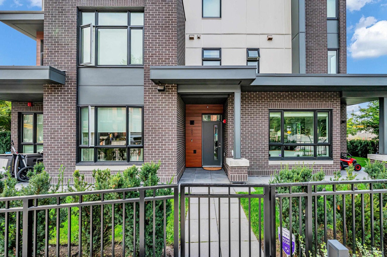 101 - 2035 Glenaire Drive - Pemberton NV Townhouse for Sale, 3 Bedrooms (R3089002)# - 2