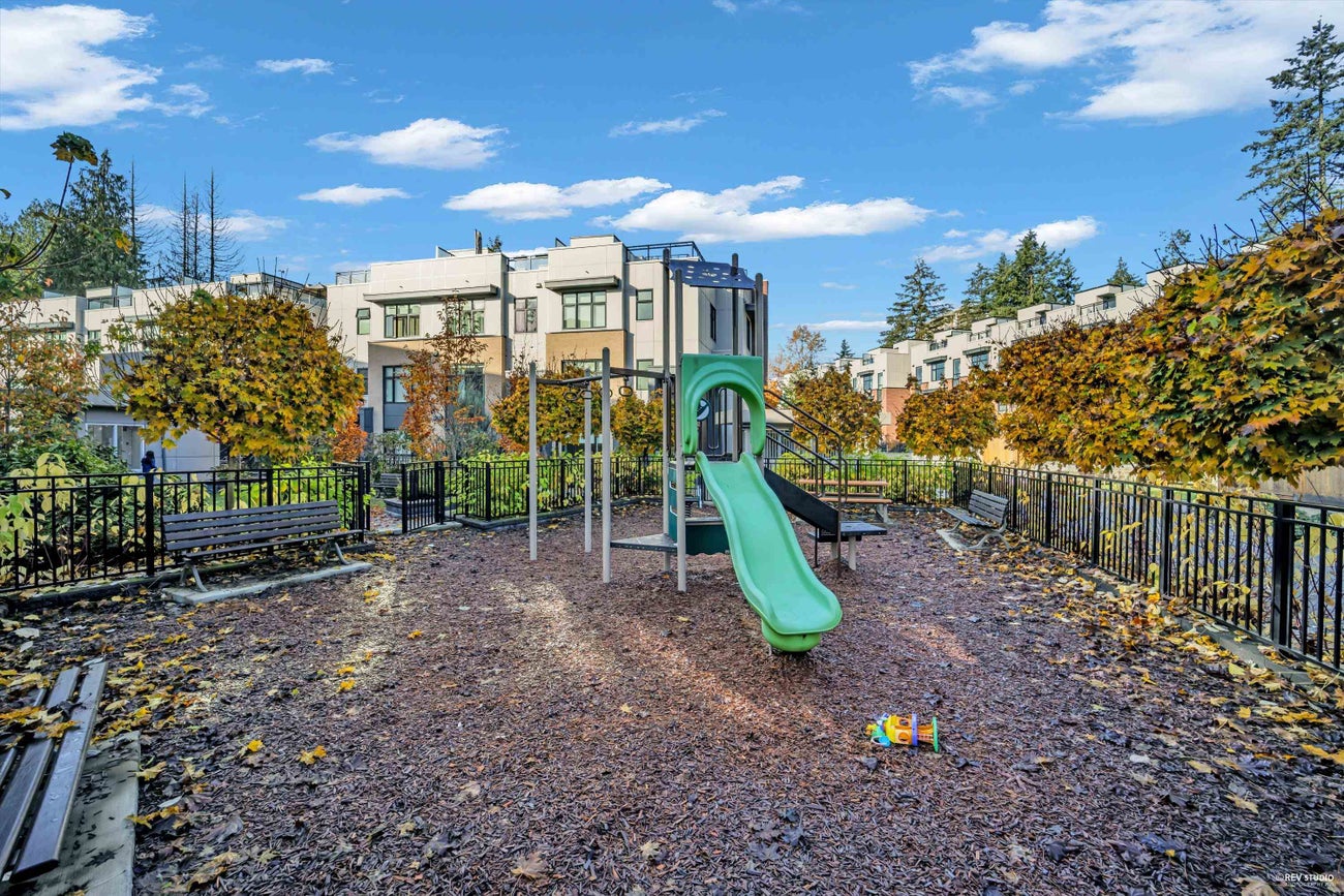 101 - 2035 Glenaire Drive - Pemberton NV Townhouse for Sale, 3 Bedrooms (R3089002)# - 37