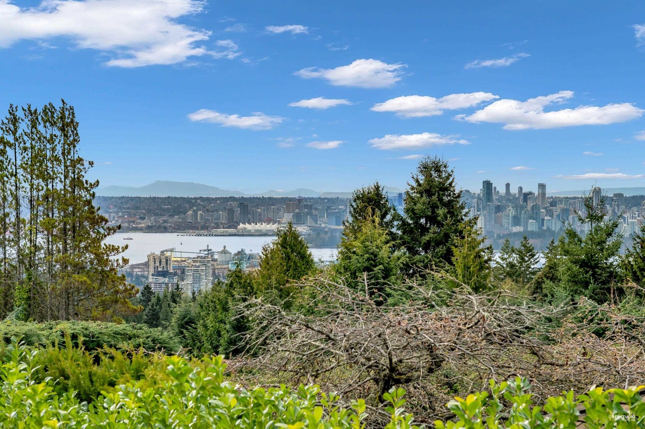 715 King Georges Way - British Properties Single Family Residence for Sale, 5 Bedrooms (R3110386)# - 34