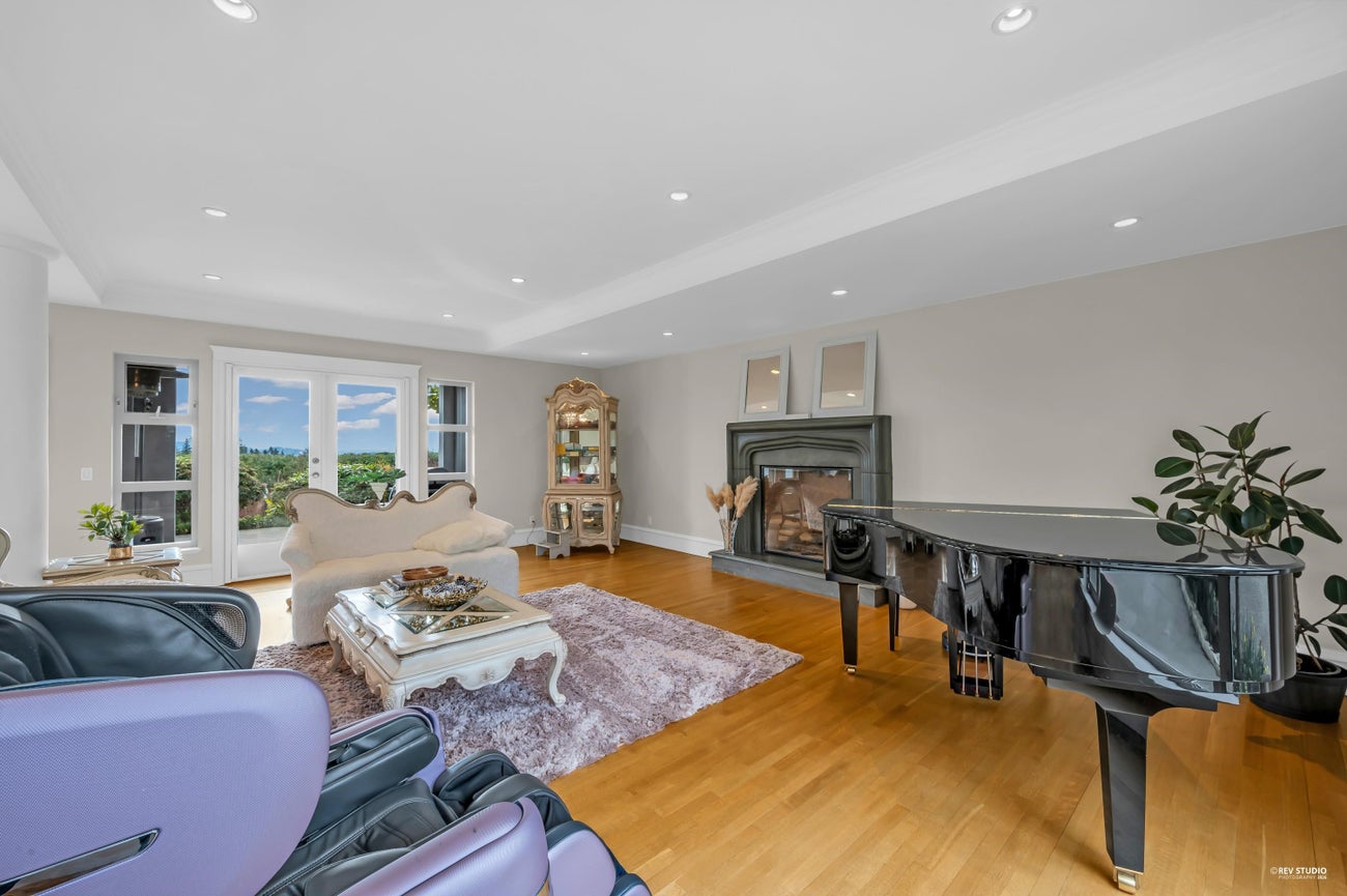 715 King Georges Way - British Properties Single Family Residence for Sale, 5 Bedrooms (R3110386)# - 3