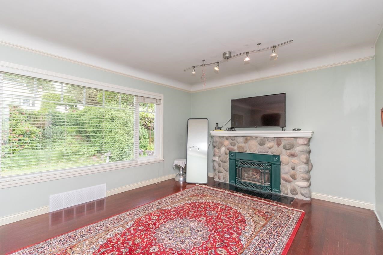 341 W 24th Street - Central Lonsdale single-family-residence for Sale, 4 Bedrooms (R3114867)# - 2