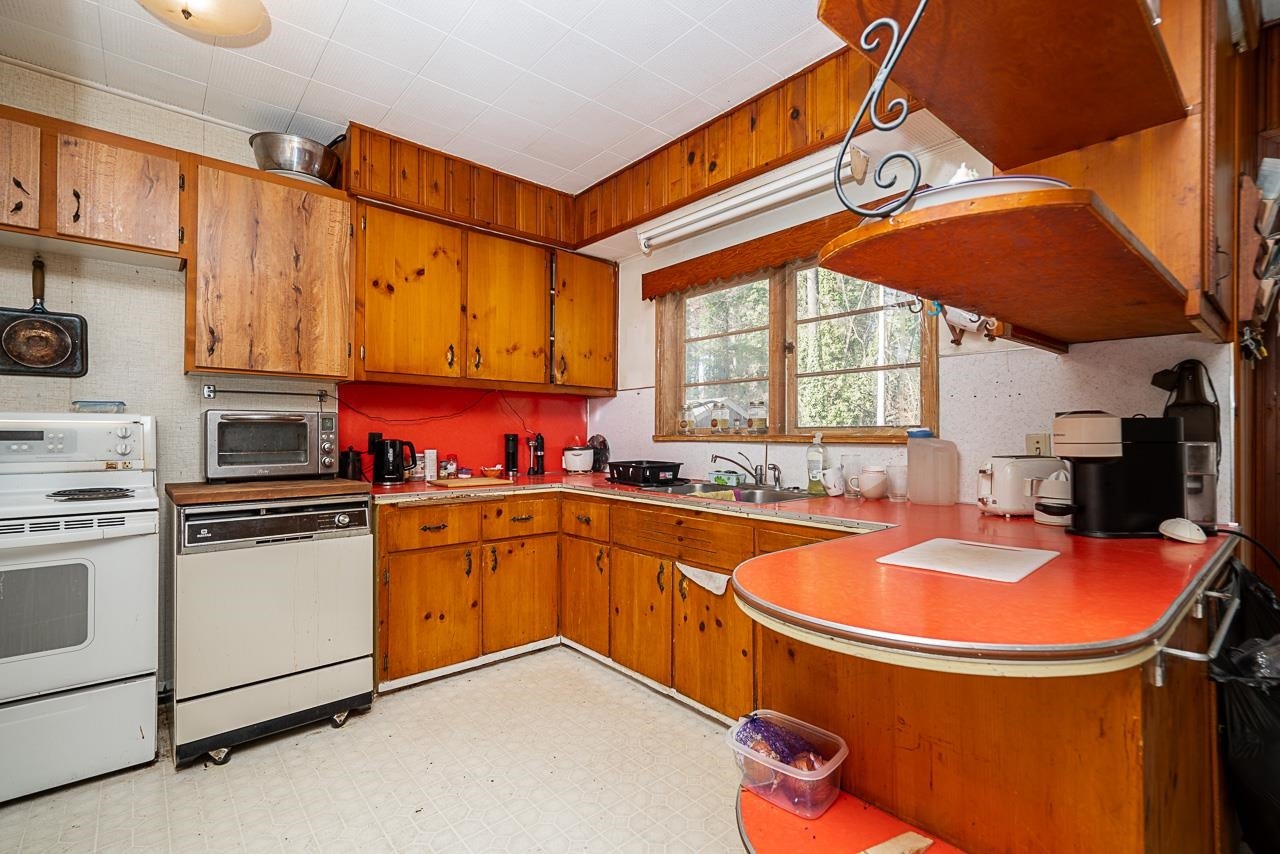 2212 Old Dollarton Road - Seymour NV Single Family Residence for Sale, 4 Bedrooms (R2972545) #11