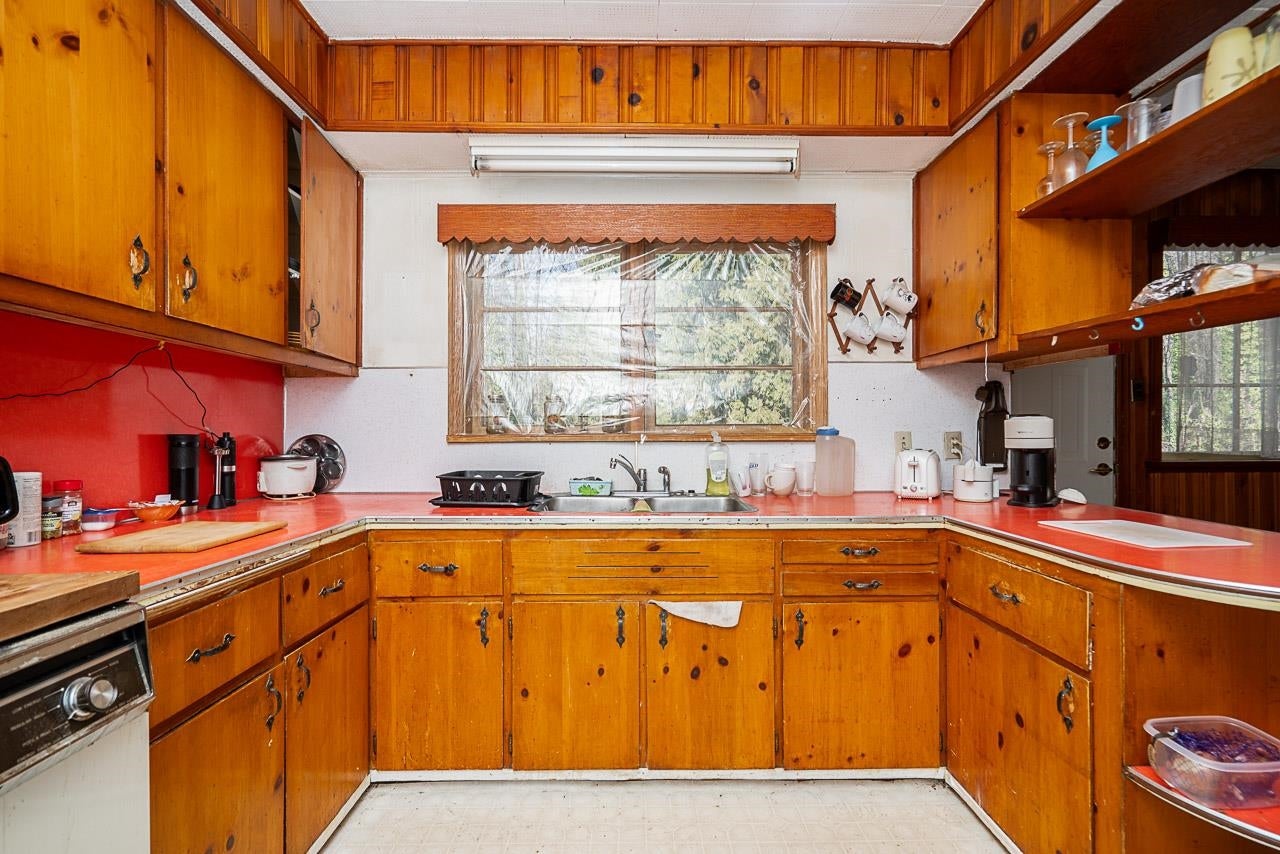 2212 Old Dollarton Road - Seymour NV Single Family Residence for Sale, 4 Bedrooms (R2972545) #12