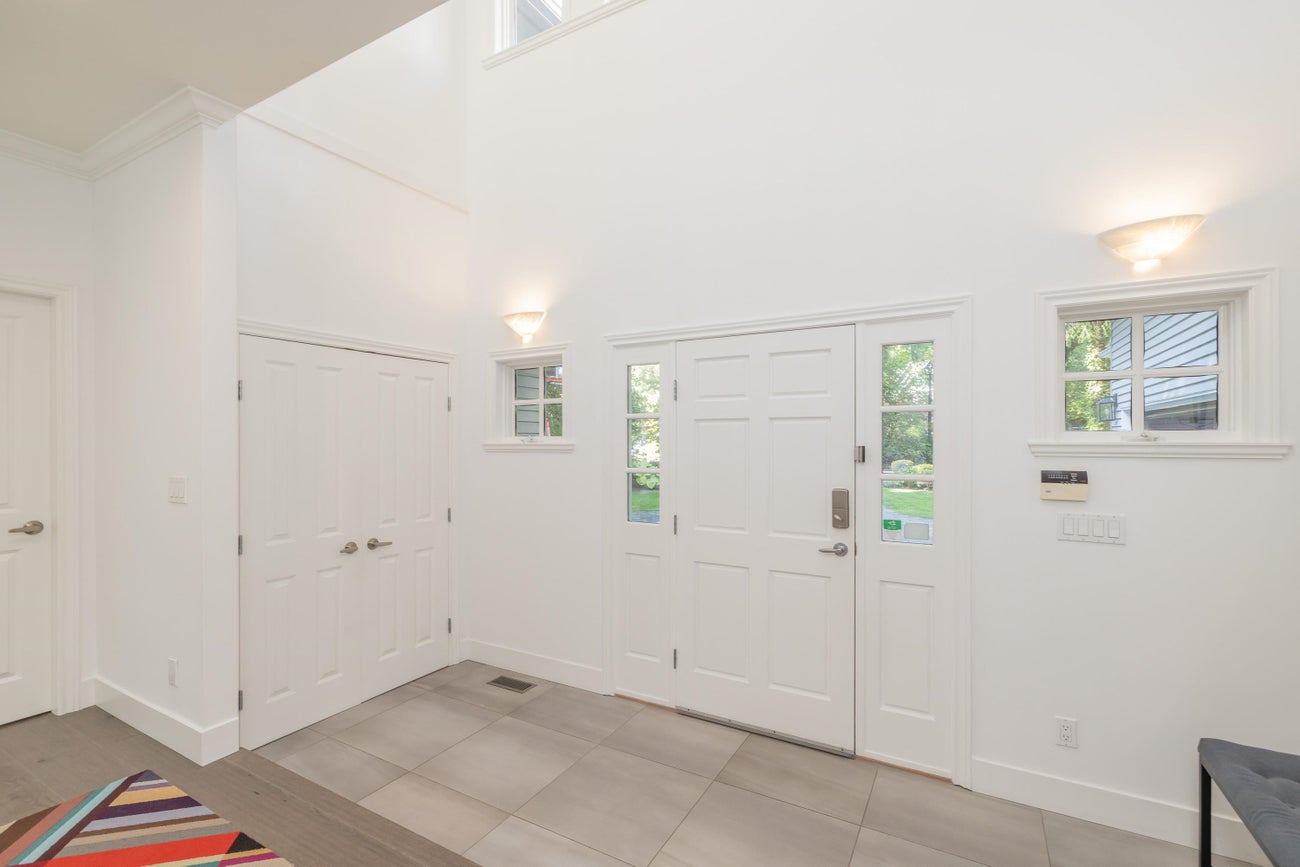 416 Gordon Avenue - Cedardale Single Family Residence, 6 Bedrooms (R3048529)# - 6