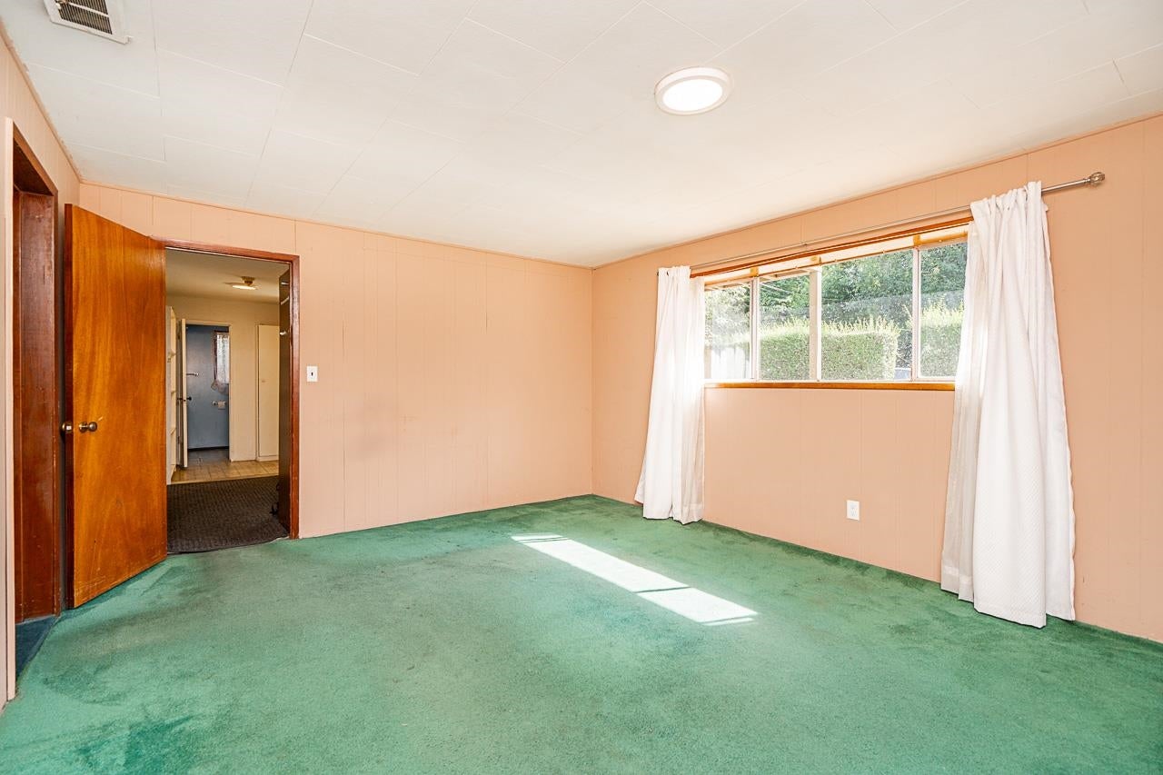 2212 Old Dollarton Road - Seymour NV Single Family Residence for Sale, 4 Bedrooms (R3051619)# - 23