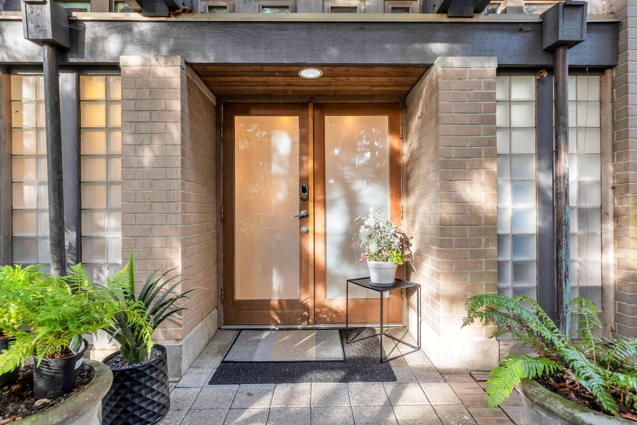 4 - 328 E 2nd Street - Lower Lonsdale Townhouse, 2 Bedrooms (R3082063)# - 1