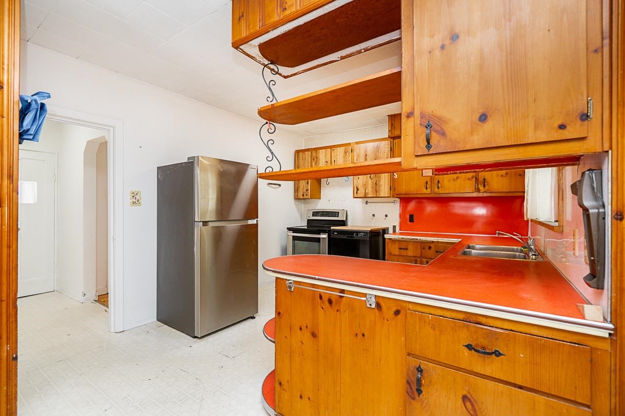 2212 Old Dollarton Road - Seymour NV Single Family Residence, 4 Bedrooms (R3083594)# - 12