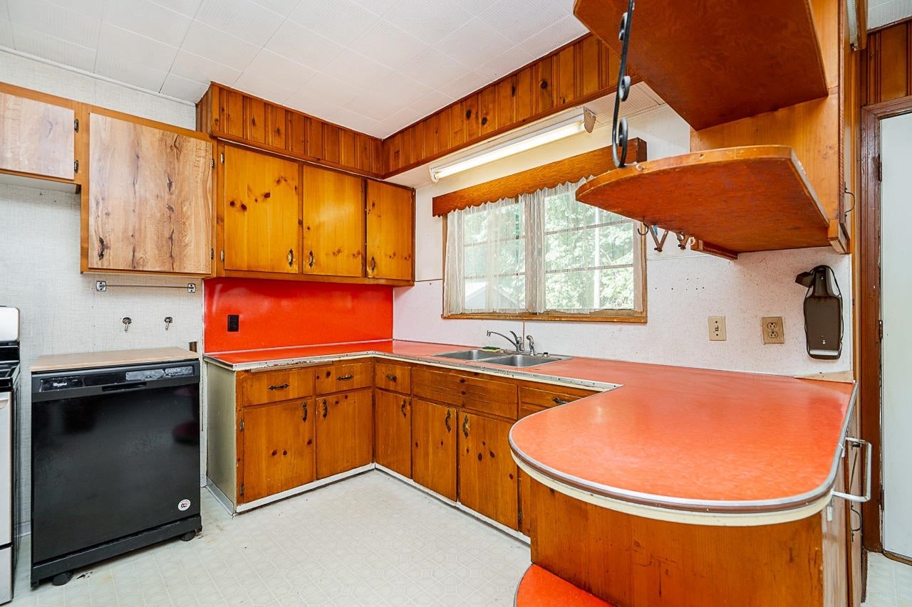 2212 Old Dollarton Road - Seymour NV Single Family Residence for Sale, 4 Bedrooms (R3083594)# - 13