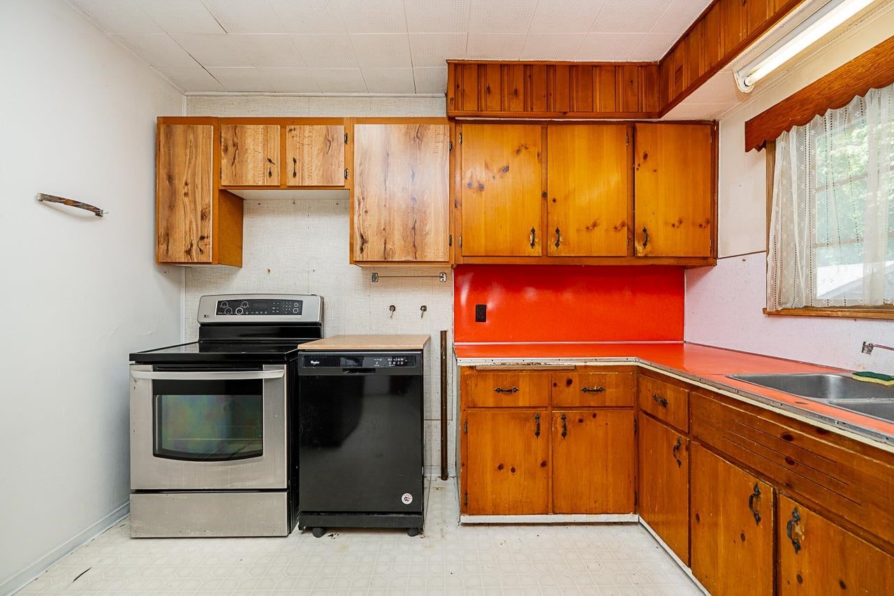 2212 Old Dollarton Road - Seymour NV Single Family Residence for Sale, 4 Bedrooms (R3083594)# - 14