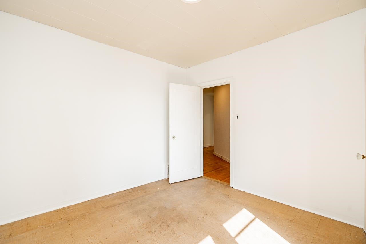 2212 Old Dollarton Road - Seymour NV Single Family Residence for Sale, 4 Bedrooms (R3083594)# - 17