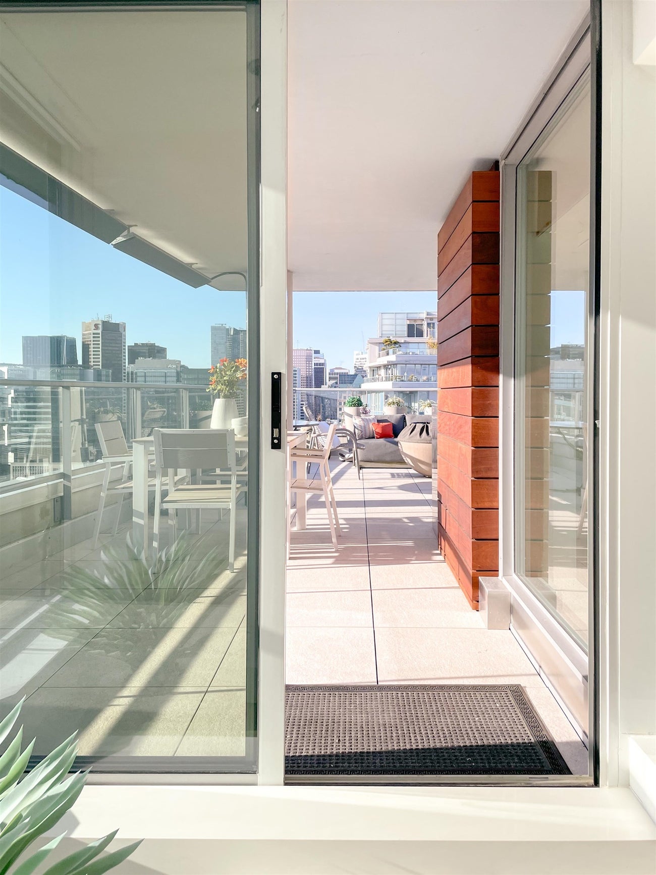 3703 - 689 Abbott Street - Downtown VW Apartment/Condo, 3 Bedrooms (R3089158)# - 28