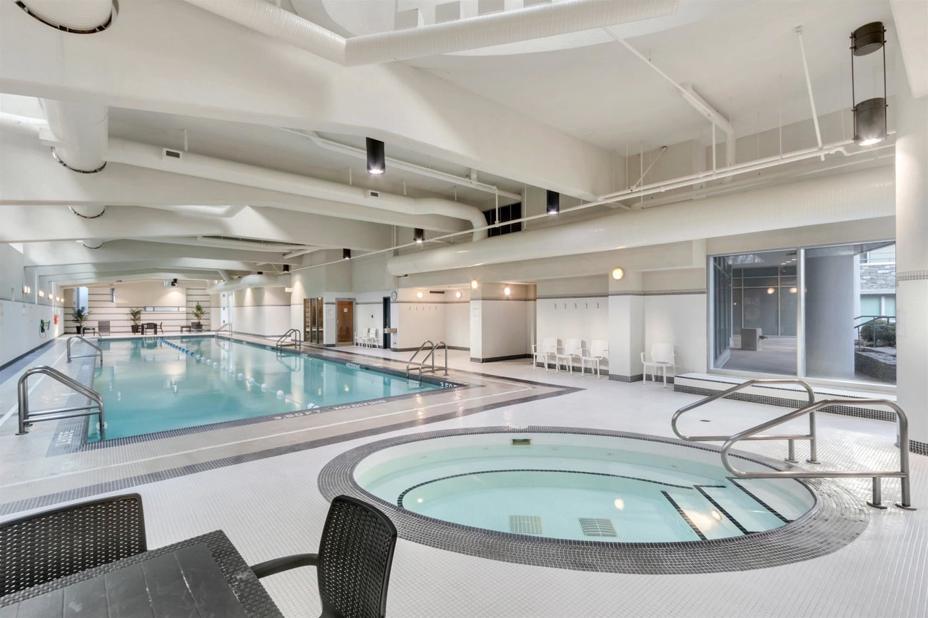 3703 - 689 Abbott Street - Downtown VW Apartment/Condo, 3 Bedrooms (R3089158)# - 37