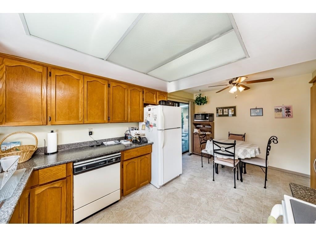 8519 152A STREET - Fleetwood Tynehead House/Single Family for sale, 5 Bedrooms (R2605484) #15