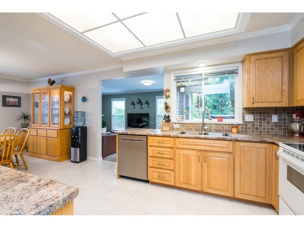 9411 149A STREET - Fleetwood Tynehead House/Single Family for sale, 5 Bedrooms (R2630647) #14
