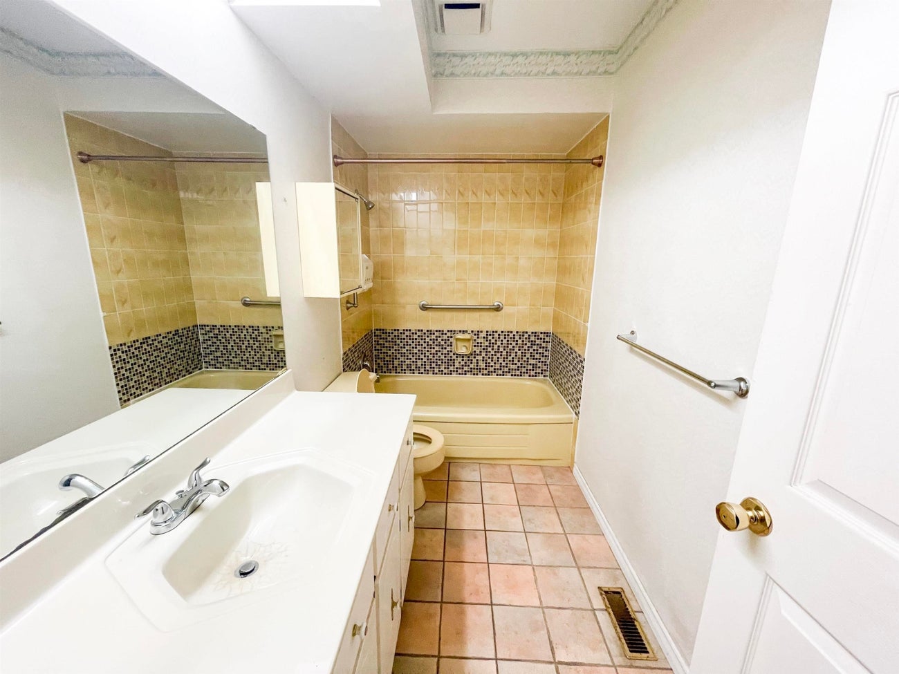 7138 YORK CRESCENT - Sunshine Hills Woods House/Single Family for sale, 4 Bedrooms (R2654340) #12