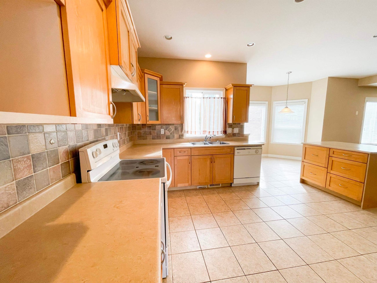 15068 69 AVENUE - East Newton House/Single Family for sale, 6 Bedrooms (R2758654) #12
