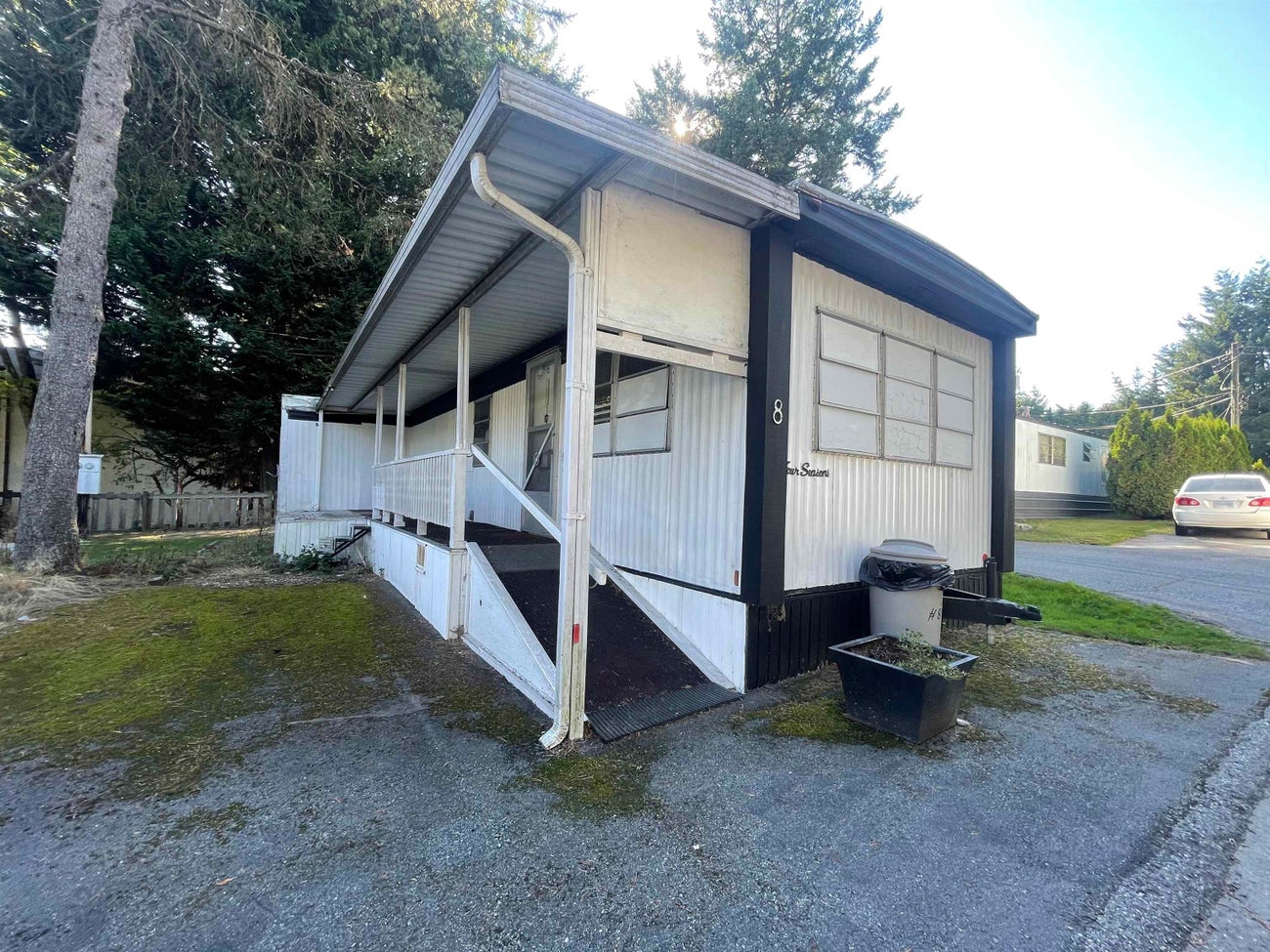8 6571 KING GEORGE BOULEVARD - East Newton Manufactured for sale, 1 Bedroom (R2818386) #1
