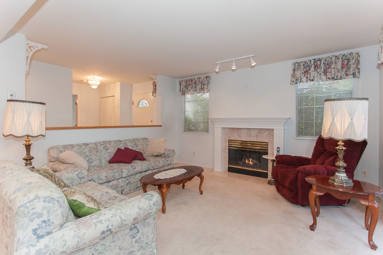 102 8972 Fleetwood Way - Fleetwood Tynehead Townhouse for sale, 2 Bedrooms (R2119659) #6