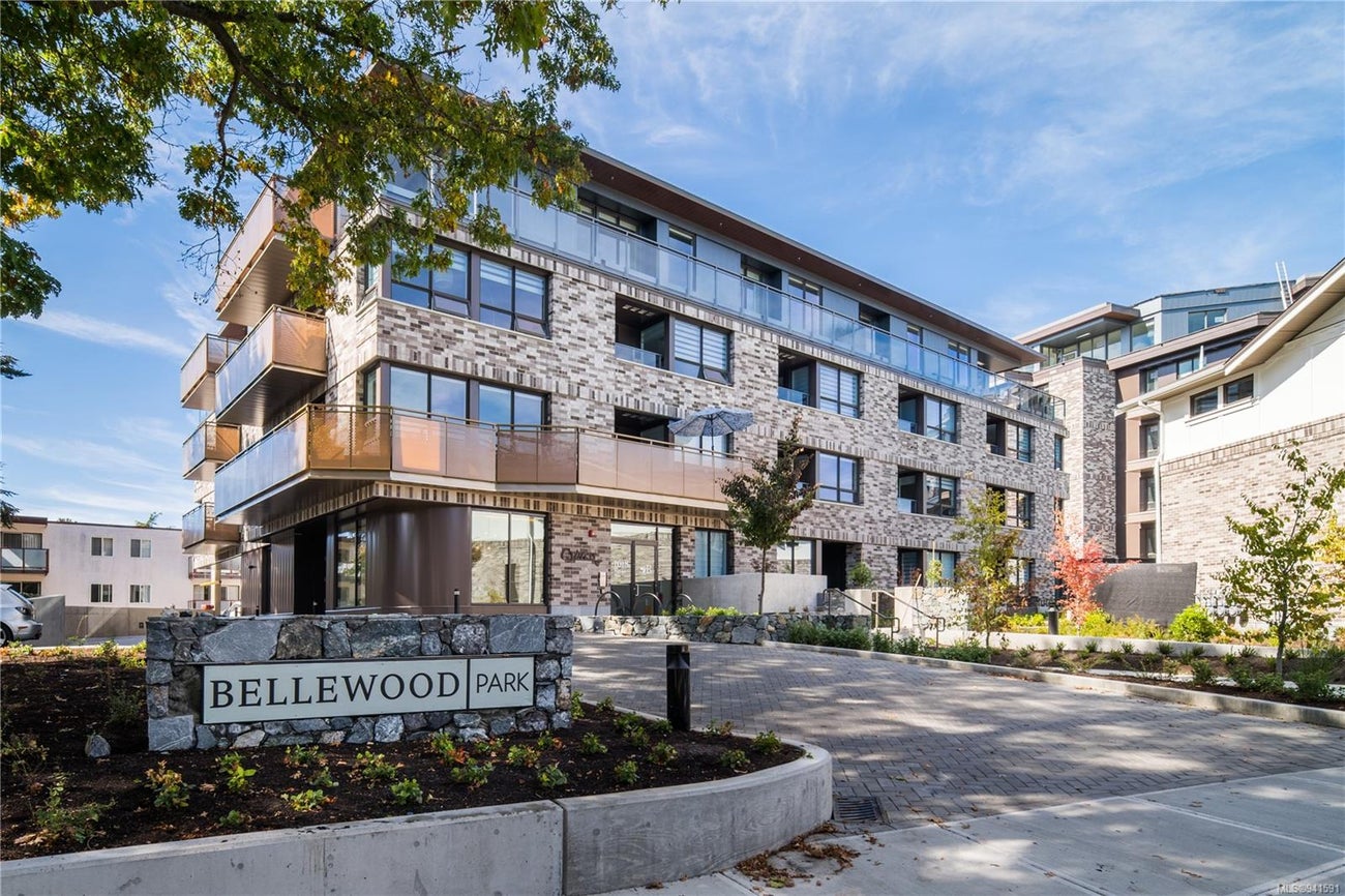 403 1018 Pentrelew Pl - Vi Rockland Condo Apartment for sale, 2 Bedrooms (941591) #1