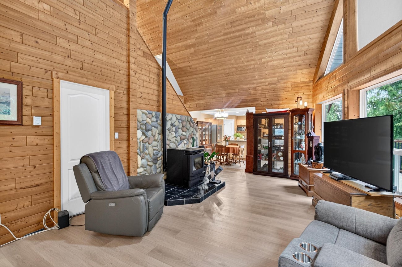12271 Powell Street - Stave Falls Single Family Residence for Sale, 4 Bedrooms (R3140684)# - 14