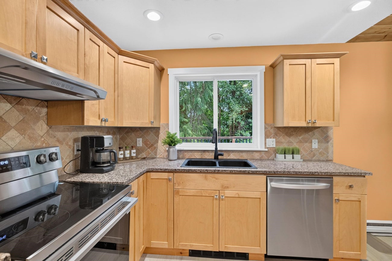 12271 Powell Street - Stave Falls Single Family Residence for Sale, 4 Bedrooms (R3140684)# - 9
