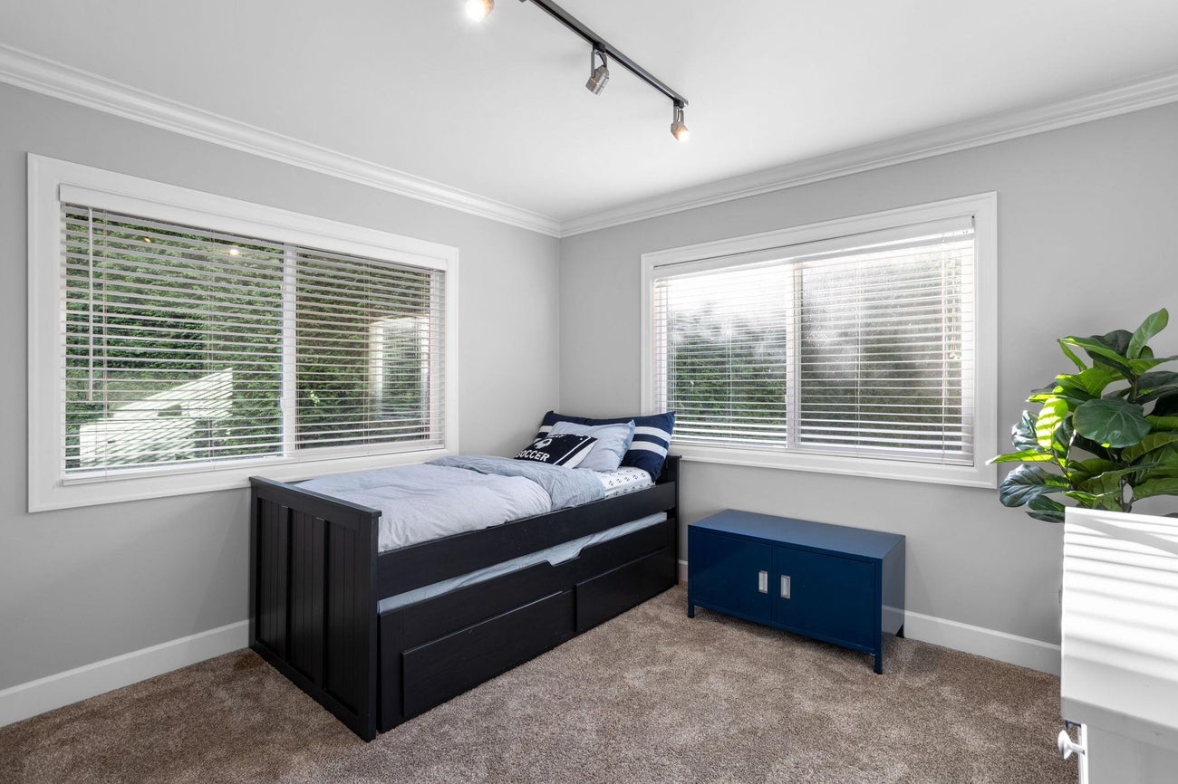 25149 72 Avenue - County Line Glen Valley Single Family Residence for Sale, 4 Bedrooms (R2998094) #25