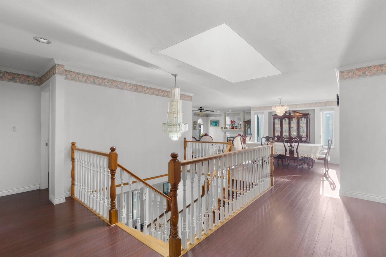 12185 98a Avenue - Cedar Hills Single Family Residence for Sale, 8 Bedrooms (R3036782) #12