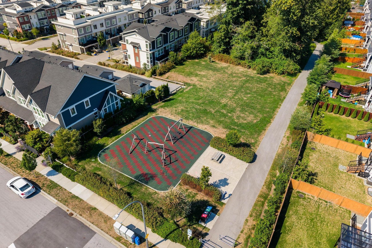 20278 82b Avenue - Willoughby Heights Single Family Residence for Sale, 4 Bedrooms (R3040713) #38