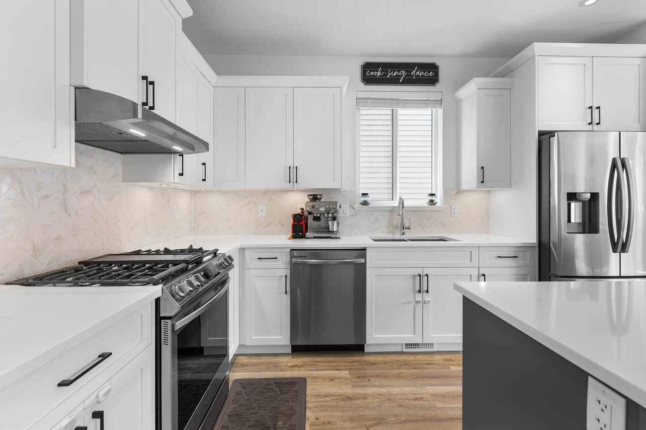 20278 82b Avenue - Willoughby Heights Single Family Residence for Sale, 4 Bedrooms (R3040713) #3