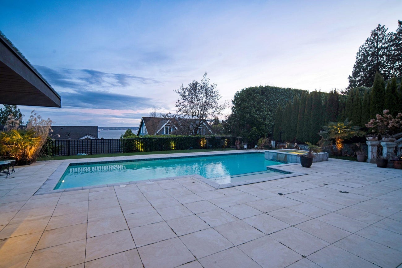 2538 Ottawa Avenue - Dundarave Single Family Residence for Sale, 5 Bedrooms (R3069190)# - 15