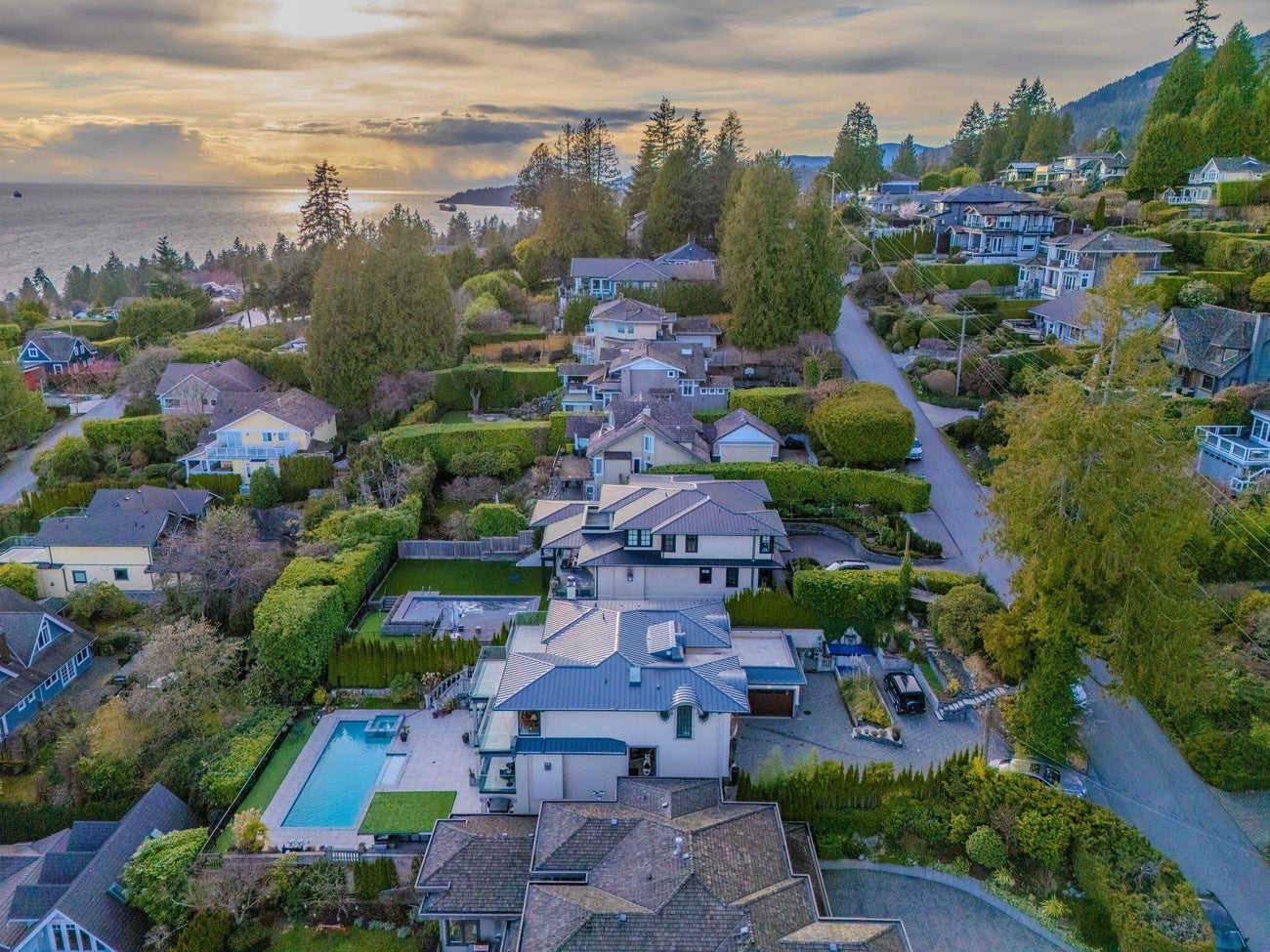 2538 Ottawa Avenue - Dundarave Single Family Residence for Sale, 5 Bedrooms (R3069190)# - 38