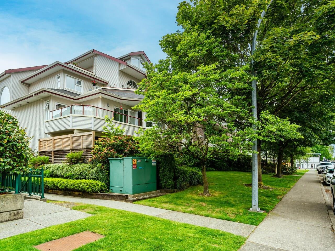 208 - 1668 Grant Avenue - Glenwood PQ Apartment/Condo, 2 Bedrooms (R3011714) #1