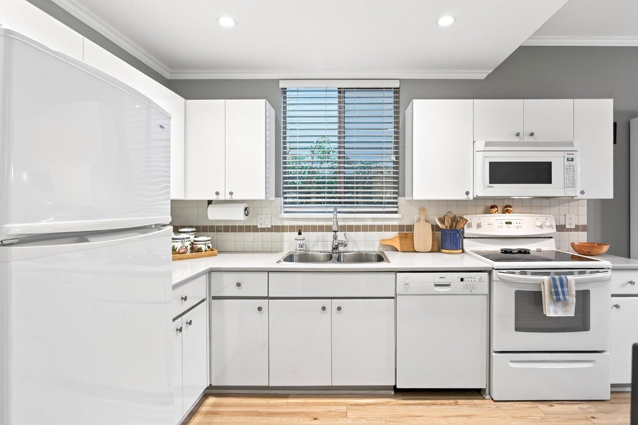 33 - 1207 Confederation Drive - Citadel PQ Townhouse, 3 Bedrooms (R3077270)# - 9