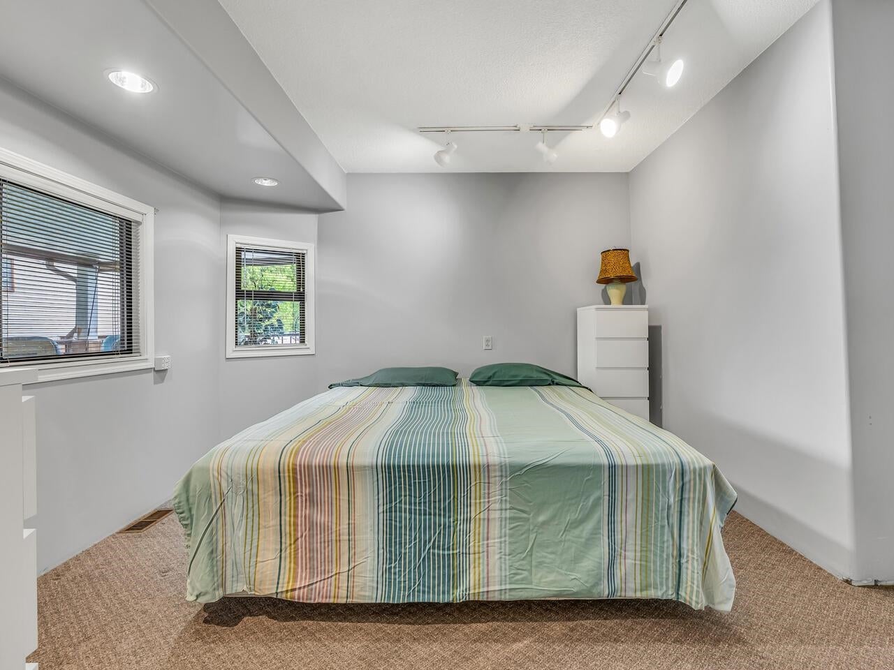 960 Porter Street - Harbour Chines Single Family Residence for Sale, 5 Bedrooms (R3077325)# - 15