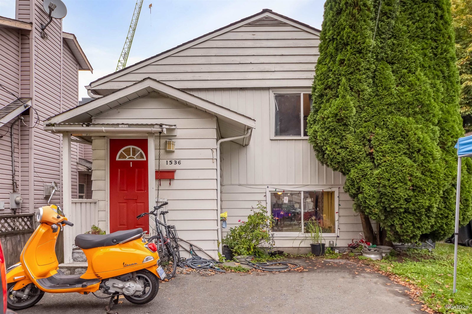 North Vancouver house exterior at 1536 Bond Street