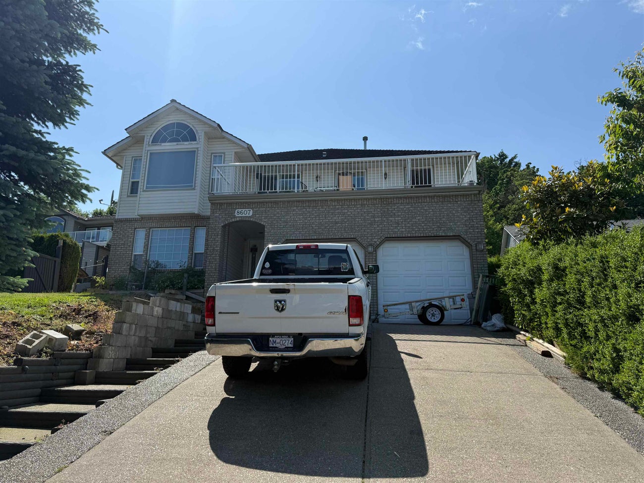 8607 Sunrise Drive - Chilliwack Mountain Single Family Residence for Sale, 4 Bedrooms (R3011001) #1