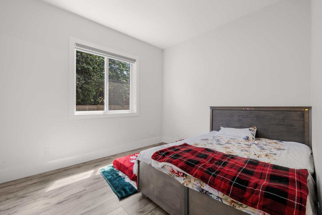 12776 Campbell Place - Queen Mary Park Surrey Single Family Residence for Sale, 8 Bedrooms (R3012601)# - 18