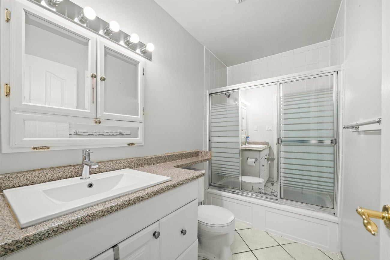 12232 85a Avenue - Queen Mary Park Surrey Single Family Residence for Sale, 3 Bedrooms (R3019812) #17