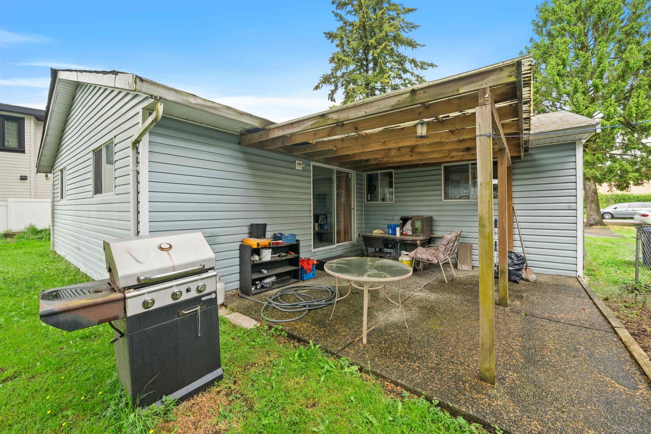 12232 85a Avenue - Queen Mary Park Surrey Single Family Residence for Sale, 3 Bedrooms (R3019812) #23