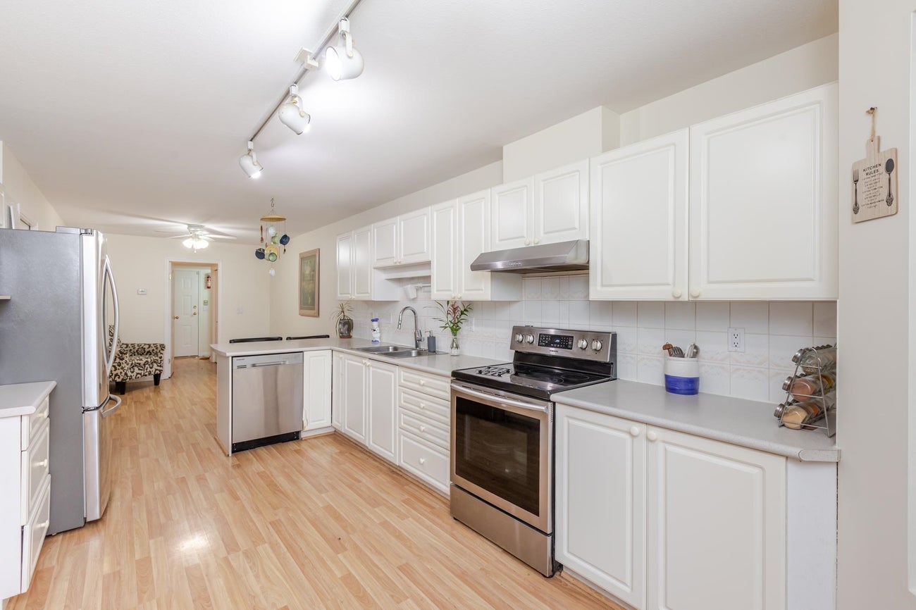 51 - 15840 84 Avenue - Fleetwood Tynehead Townhouse for Sale, 3 Bedrooms (R3024385) #21