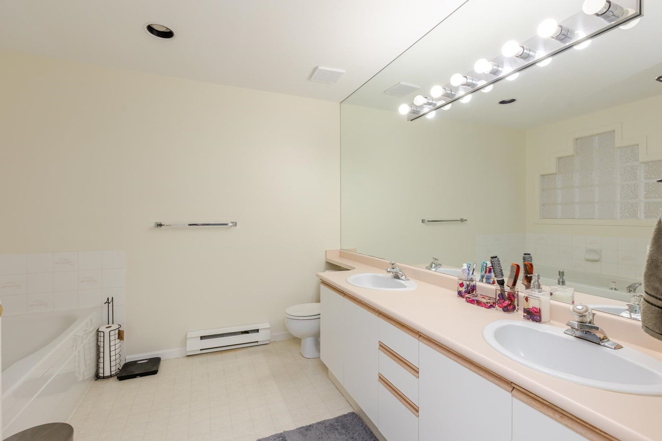 51 - 15840 84 Avenue - Fleetwood Tynehead Townhouse for Sale, 3 Bedrooms (R3024385) #34