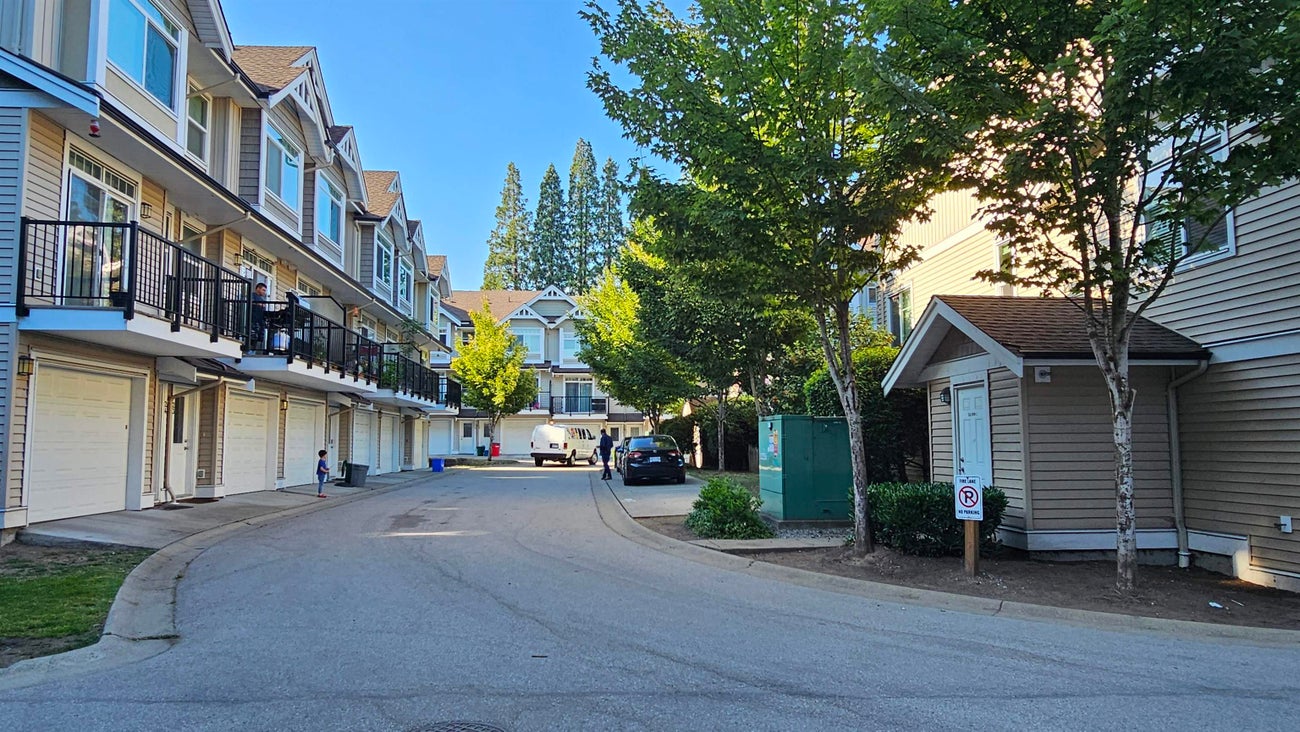 35 - 8277 161 Street - Fleetwood Tynehead Townhouse for Sale, 3 Bedrooms (R3028355) #2