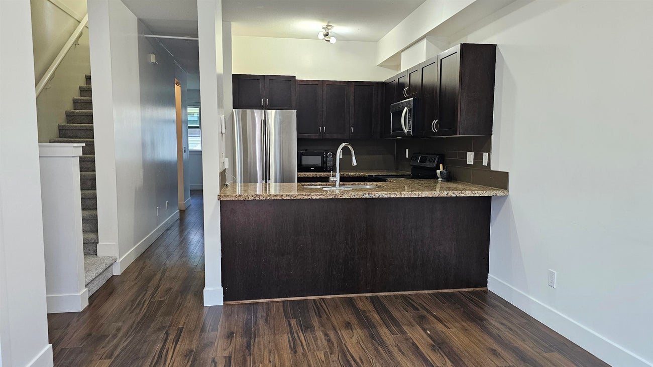 35 - 8277 161 Street - Fleetwood Tynehead Townhouse for Sale, 3 Bedrooms (R3028355) #4